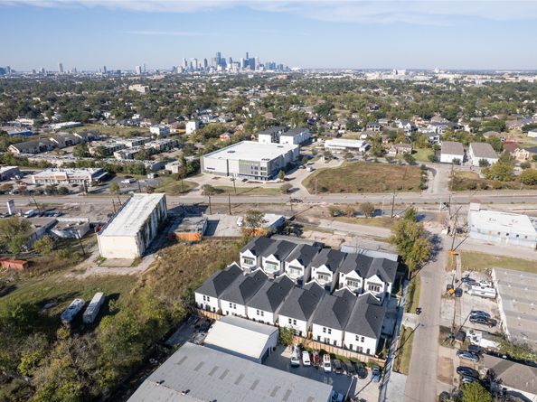 5906 Saint Augustine Street C, Houston TX 77021