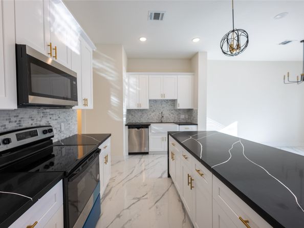 5906 Saint Augustine Street C, Houston TX 77021