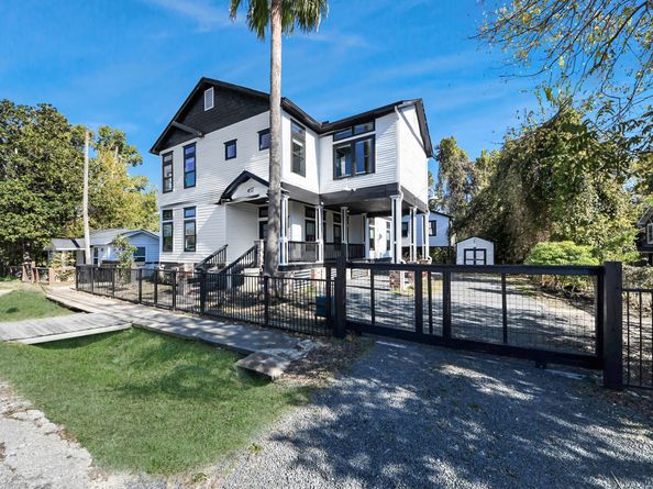 1202 Archer Street, Houston TX 77009