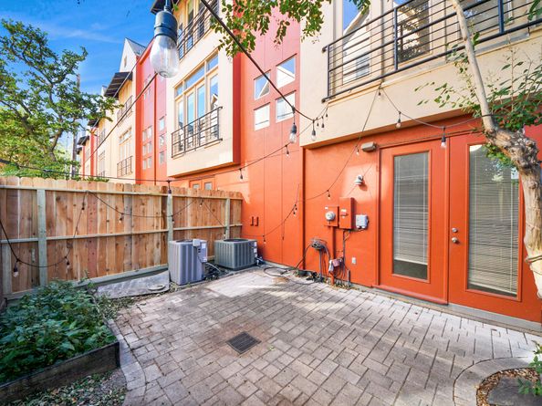 2436 Bissonnet Street 8, Houston TX 77005