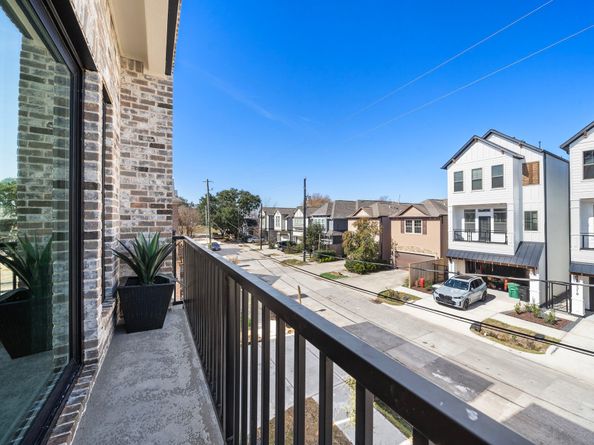 1524 W 21st St, Houston TX 77008