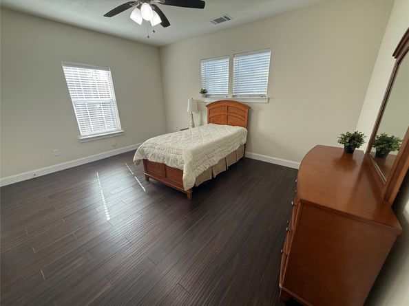 7125 Avenue E, Houston TX 77011