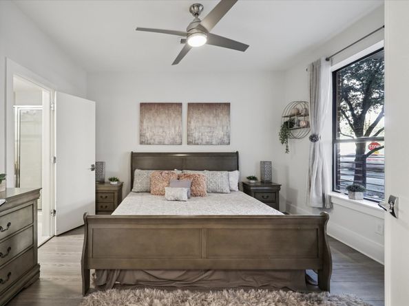 1717 SILVER Street, Houston TX 77007