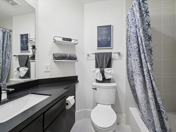 1717 SILVER Street, Houston TX 77007