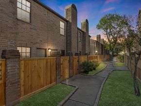 9800 Pagewood Lane 3103, Houston TX 77042