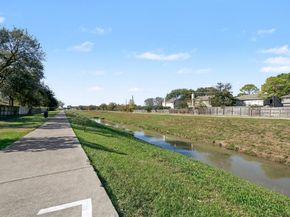 3407 South Briar Knoll Drive, Houston TX 77082