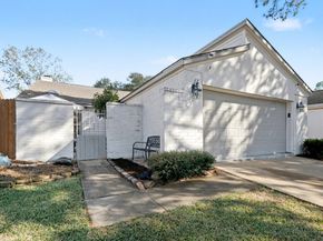 3407 South Briar Knoll Drive, Houston TX 77082