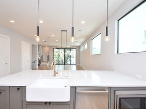 818 Knox Street, Houston TX 77007