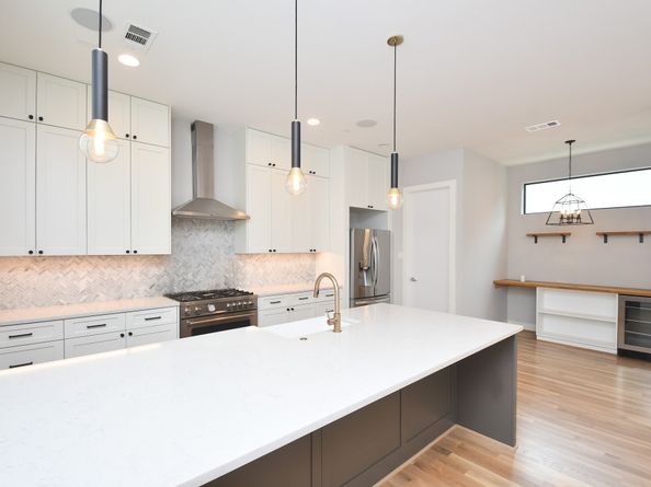 818 Knox Street, Houston TX 77007