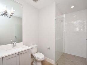 818 Knox Street, Houston TX 77007