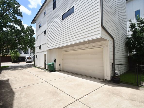 818 Knox Street, Houston TX 77007