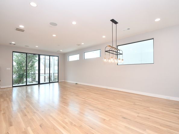 818 Knox Street, Houston TX 77007