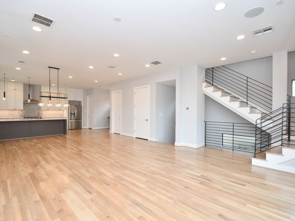 818 Knox Street, Houston TX 77007