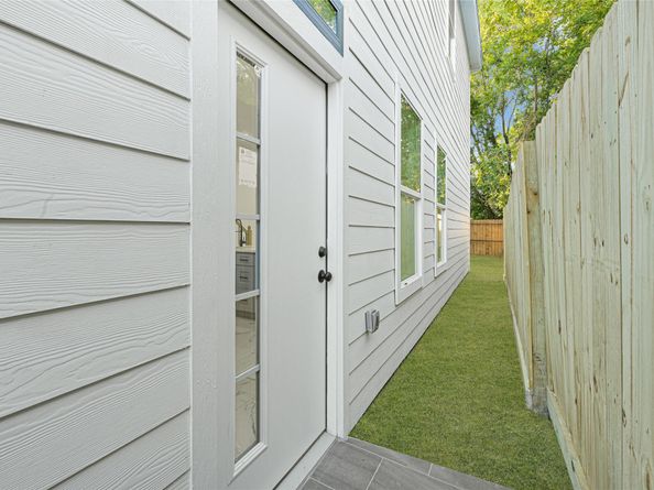 9316 Waller Street, Houston TX 77012