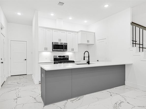 9316 Waller Street, Houston TX 77012
