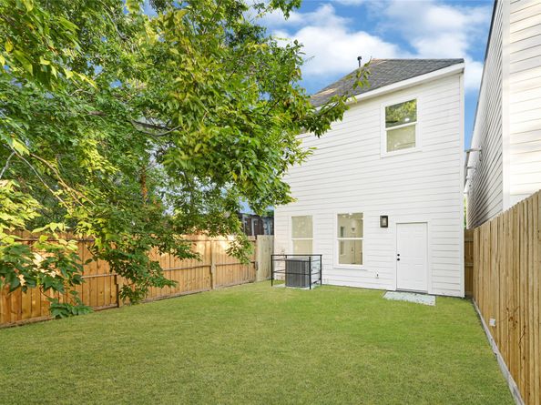 9316 Waller Street, Houston TX 77012