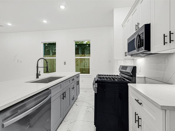 9316 Waller Street, Houston TX 77012