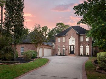 10 E Lakemist Circle