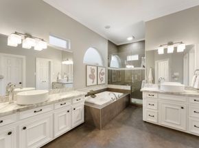 10 E Lakemist Circle, The Woodlands TX 77381