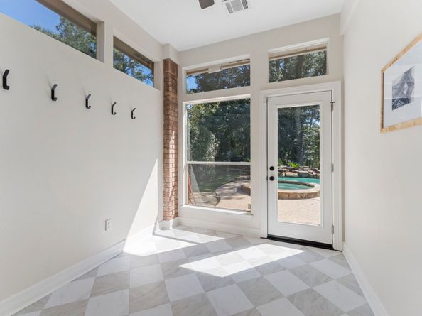10 E Lakemist Circle, The Woodlands TX 77381