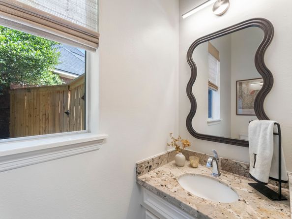 10 E Lakemist Circle, The Woodlands TX 77381