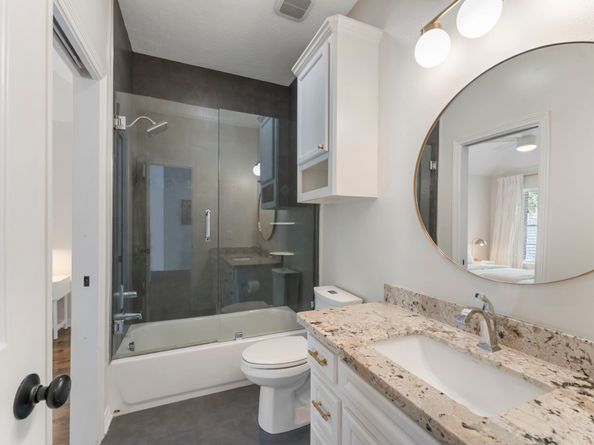 10 E Lakemist Circle, The Woodlands TX 77381