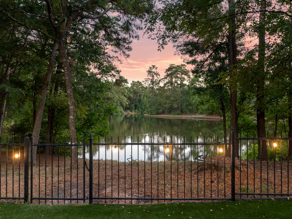 10 E Lakemist Circle, The Woodlands TX 77381