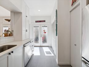 701 Bering Drive 402, Houston TX 77057