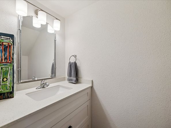 701 Bering Drive 402, Houston TX 77057