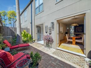 701 Bering Drive 402, Houston TX 77057