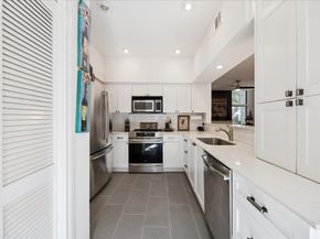 701 Bering Drive 402, Houston TX 77057
