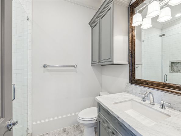 2103 Argonne Street B, Houston TX 77019