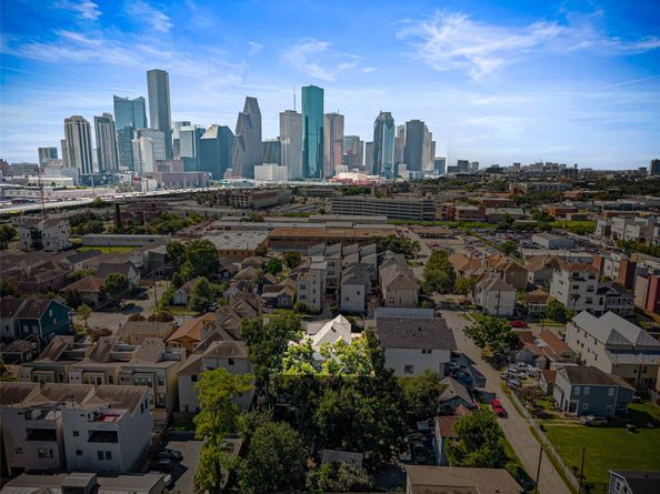 1214 Edwards Street, Houston TX 77007