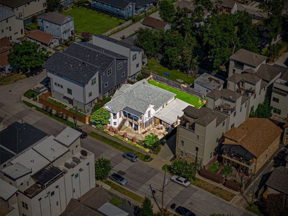 1214 Edwards Street, Houston TX 77007