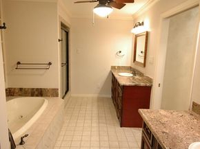 201 Vanderpool 64, Houston TX 77024