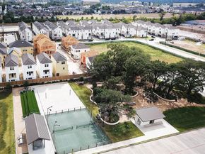 709 Sienna Palm Lane, Houston TX 77008