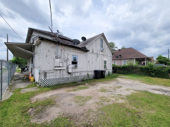 418 Bishop Street, Houston TX 77009