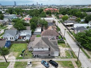 418 Bishop Street, Houston TX 77009