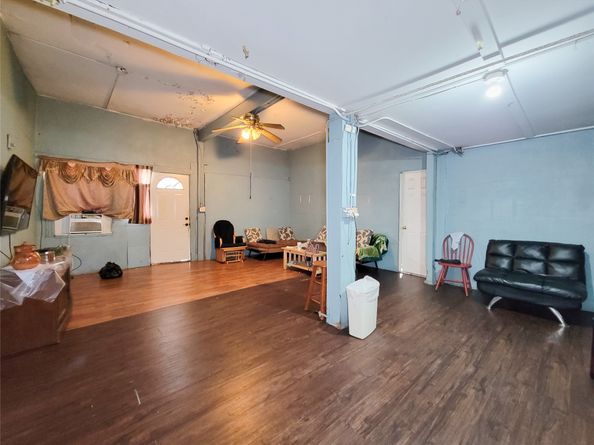418 Bishop Street, Houston TX 77009