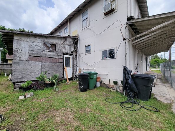 418 Bishop Street, Houston TX 77009
