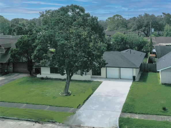 210 Outlook Drive, Houston TX 77034