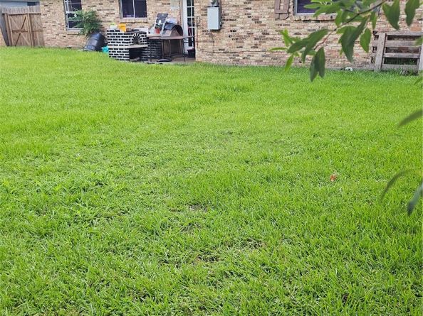 6011 Knotty Wood Drive, Houston TX 77092