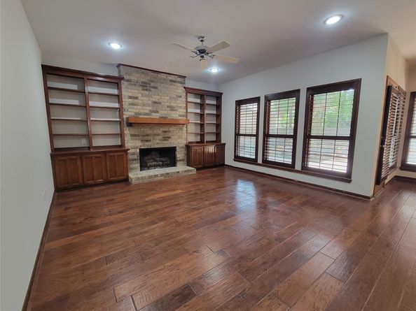 10 Dovewood Place, The Woodlands TX 77381