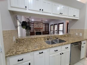 10 Dovewood Place, The Woodlands TX 77381