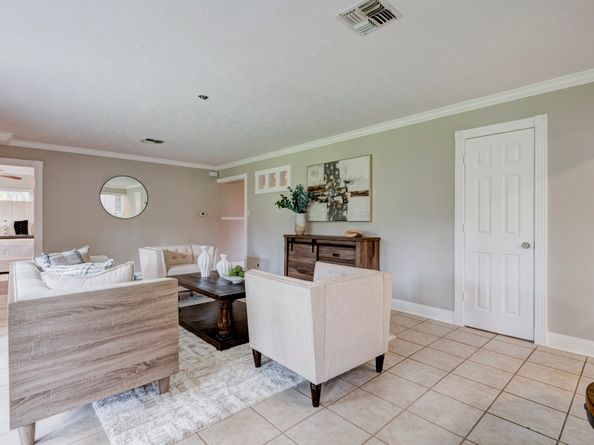 5103 Donna Lynn Court, Houston TX 77092