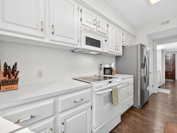 14655 Champion Forest Drive 505, Houston TX 77069