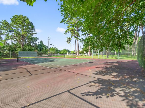 14655 Champion Forest Drive 505, Houston TX 77069