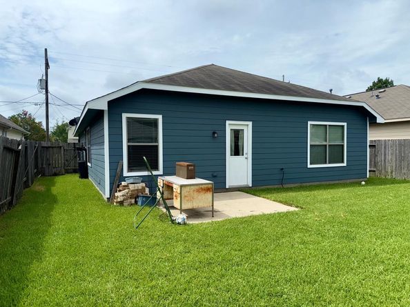 2315 Shady Tree Lane, Conroe TX 77301