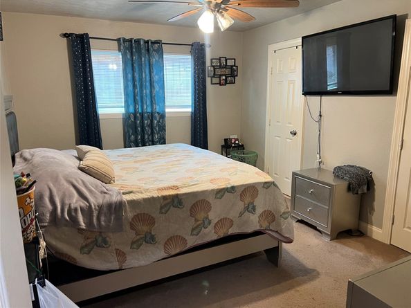 8823 Shadow Crest Street, Houston TX 77074