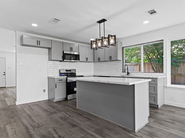 8603 Twisting Vine Lane, Houston TX 77040